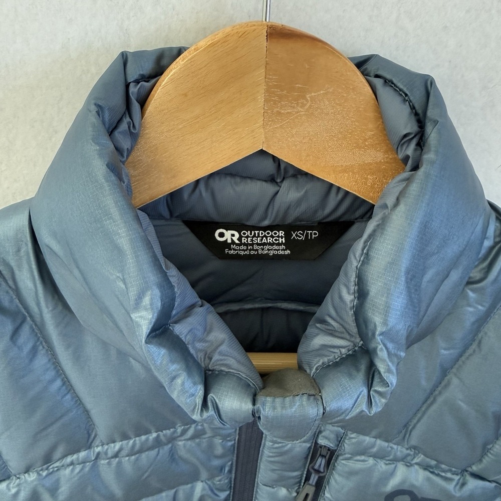 Outdoor Research Womens Helium Down Vest XS Blue Puffer Packable Outdoor - Picture 3 of 7